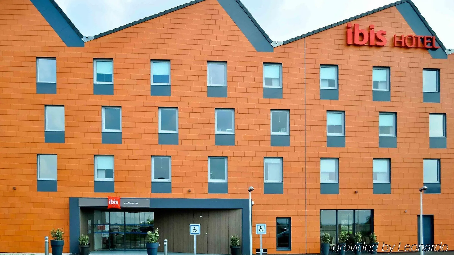 Ibis Lyon Est Chaponnay Hotel