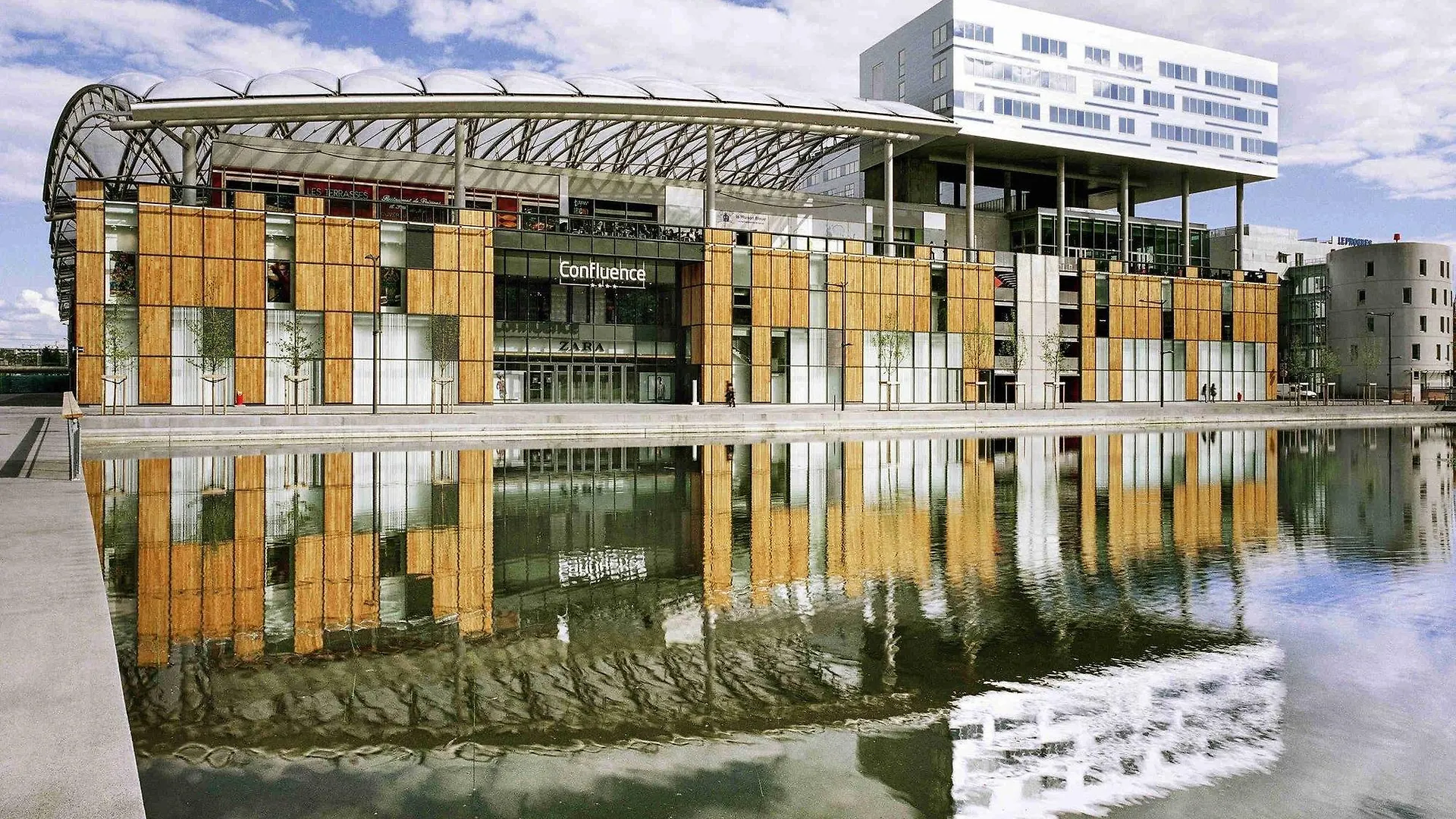 Ibis Lyon Est Chaponnay Hotel