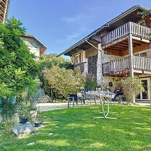 Bed and breakfast Antre Lacs, Saint-Girod