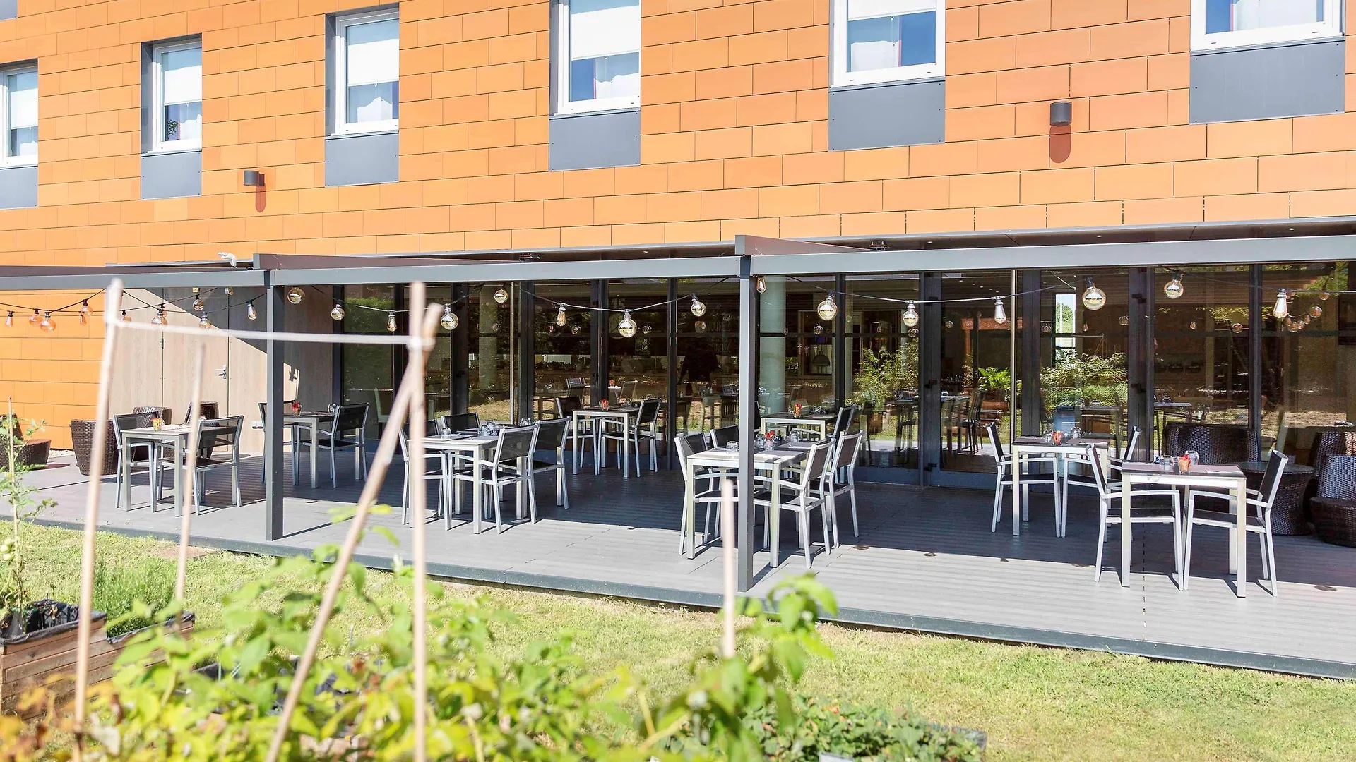 Ibis Lyon Est Chaponnay Hotel
