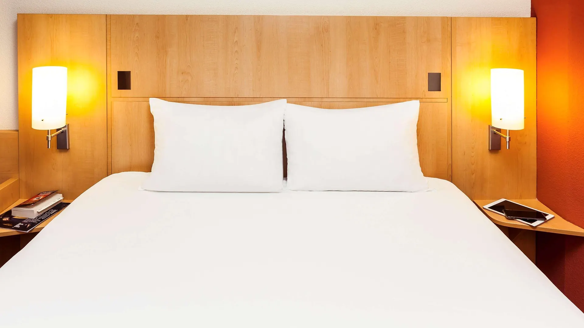 Ibis Lyon Est Chaponnay Hotel 3*,