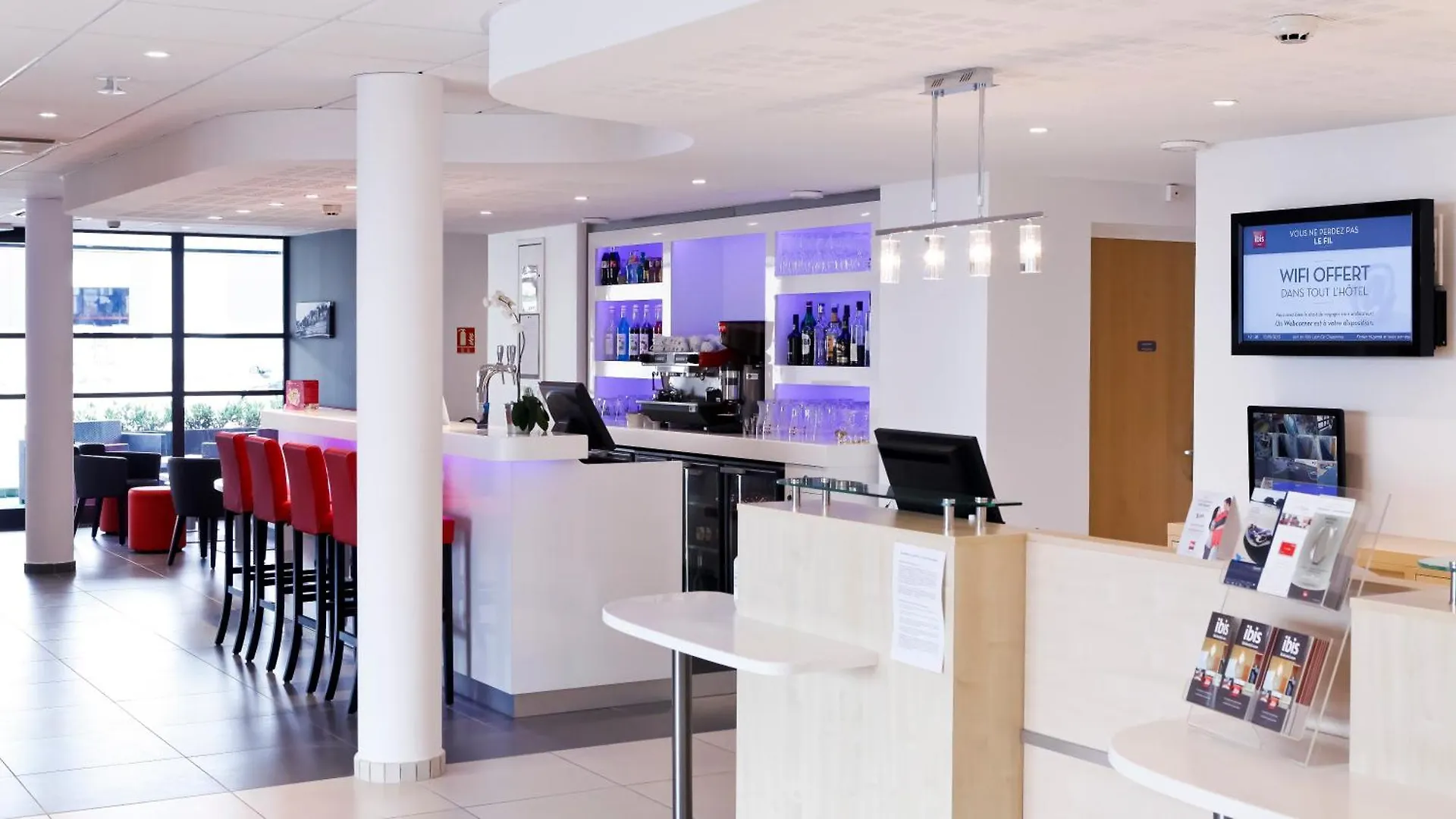 Ibis Lyon Est Chaponnay Hotel