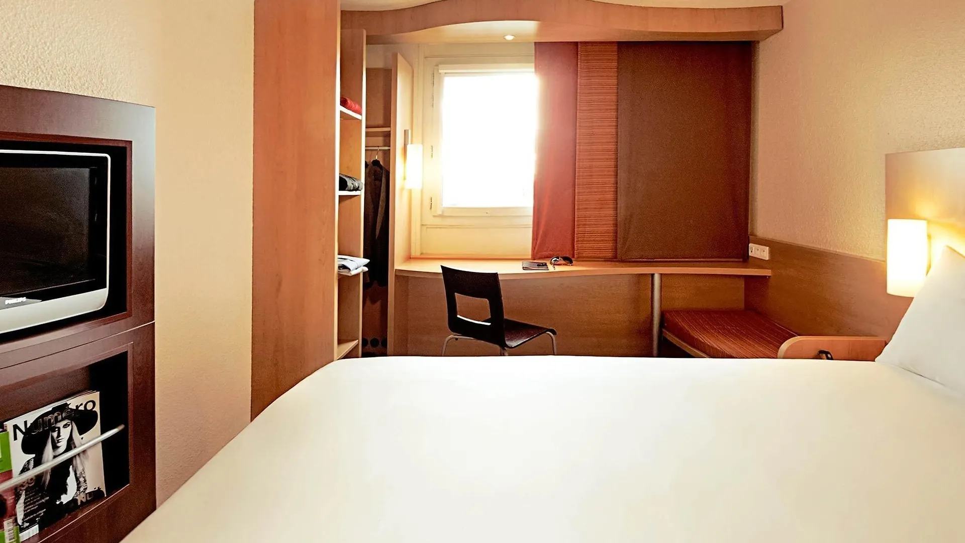Ibis Lyon Est Chaponnay Hotel